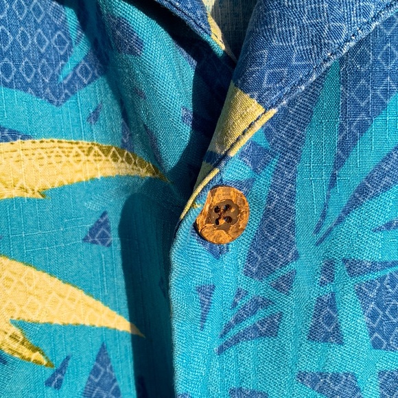 🎉HOST PICK🎉 Vintage Tommy Bahama Silk Aloha Shirt - Small - Picture 5 of 7